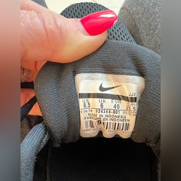 New! Nike Flex Essential TR sneakers. - Picture 5 of 5